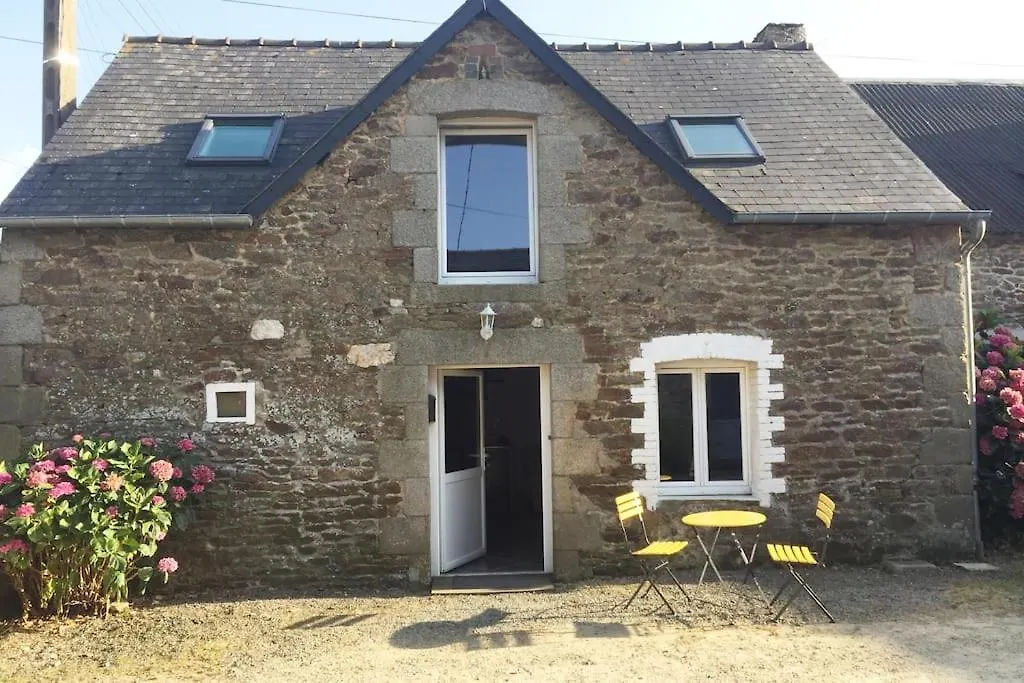 Holiday home Charmante Maison Proche De Dinan -Dinard - St Malo Pleslin-Trigavou